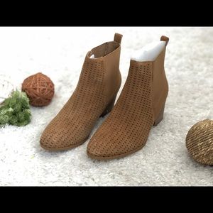 New BareTraps perforated booties heel - Size 5.5